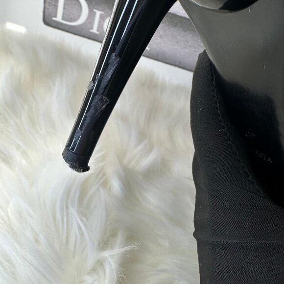 Authentic Chanel Leather Round Toe Pumps - Sz 40 - Picture 10 of 13